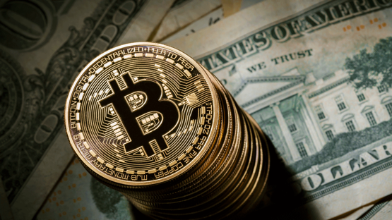 El bitcoin, la divisa que bate récords, pero sigue sin convencer