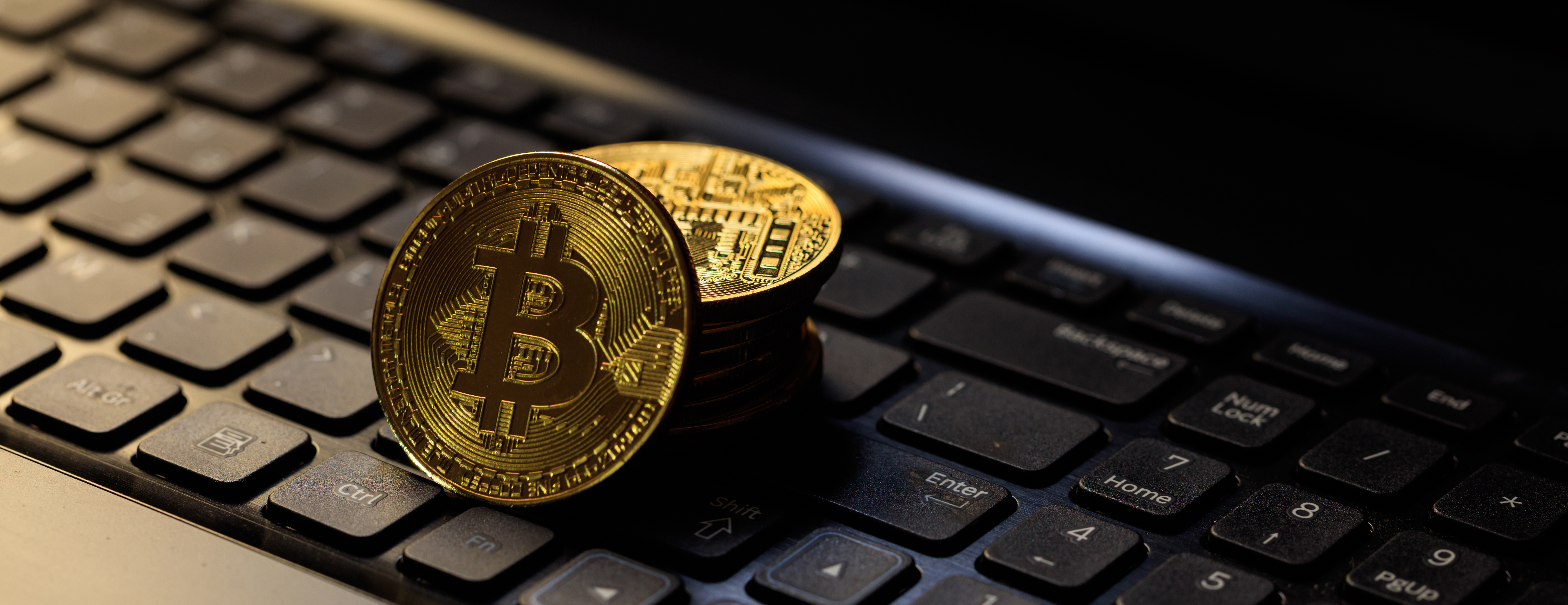 El director financiero de Visa, Vasant Prabhu, afirma que el bitcoin es una “burbuja” favorecida por los delincuentes.